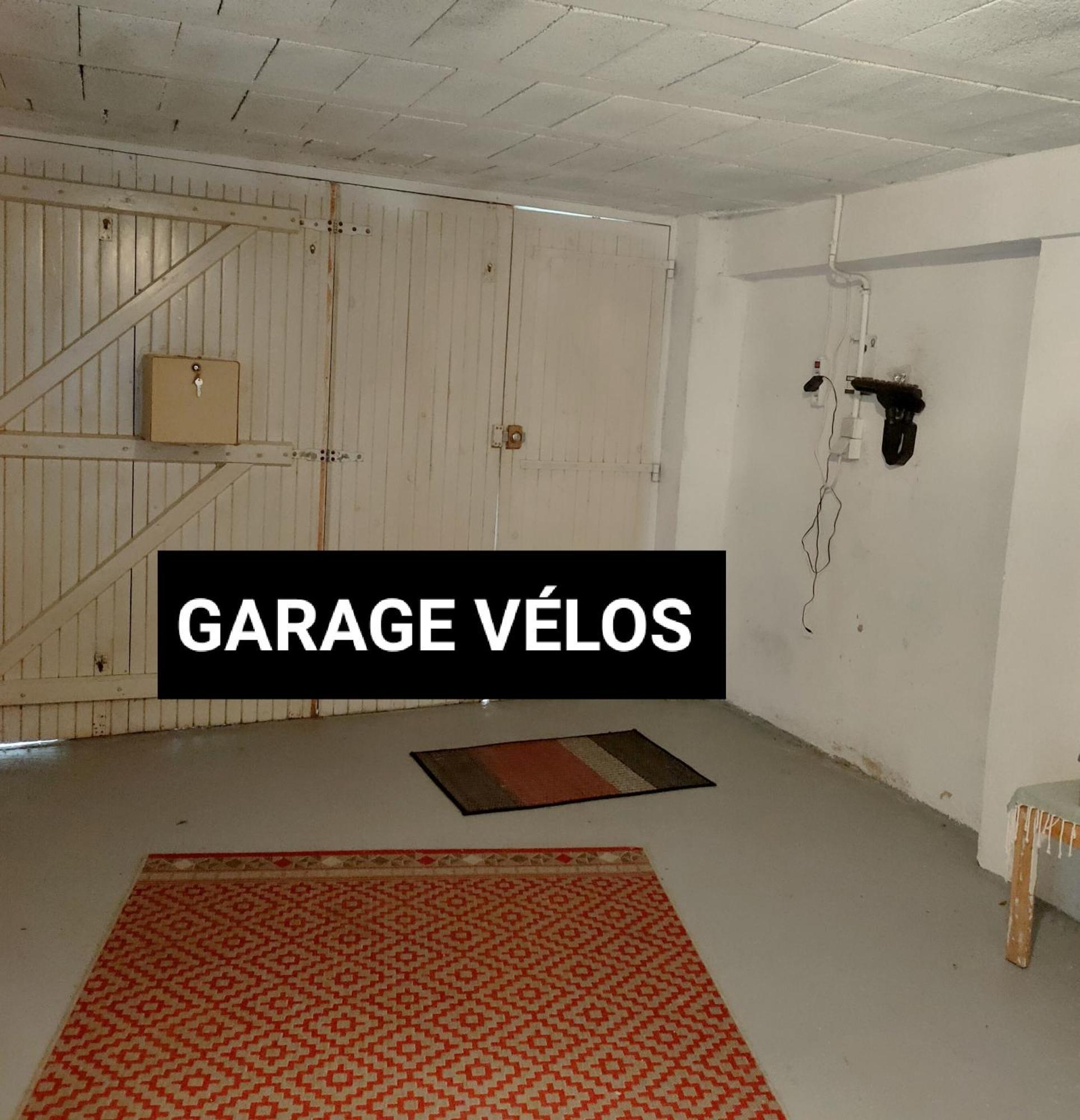 "Les Chacobins" - Appart'Etape Avec Garage Velos La Réole Exterior foto