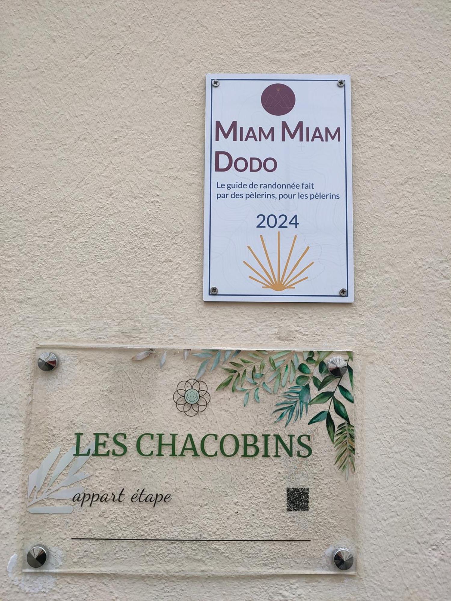 "Les Chacobins" - Appart'Etape Avec Garage Velos La Réole Habitación foto